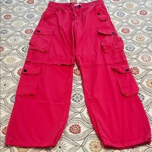 VBRT Vibrant cargo pants in pink, size L.